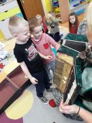 ilustracja do wpisu 
TYGRYSKI- poznają muzykę i instrumenty