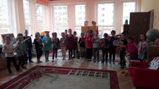 ilustracja do wpisu 
KŁAPOUSZKI - wizyta w sklepie muzycznym