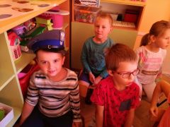 ilustracja do wpisu 
MĄDRE SÓWKI, KŁAPOUSZKI - spotkanie z policjantem