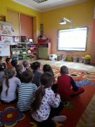 ilustracja do wpisu 
KRÓLICZKI - uczą się prawidłowej segregacji śmieci