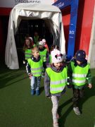 ilustracja do wpisu 
KŁAPOUSZKI - zwiedzają Stadion Miejski