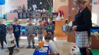 ilustracja do wpisu 
TYGRYSKI - przygotowują galaretkowy deser