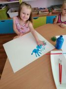 ilustracja do wpisu 
MALEŃSTWA- przekazujemy iskierkę przyjaźni