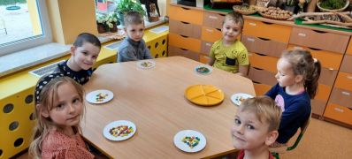 ilustracja do wpisu 
MADRE SÓWKI - Dzień kropki