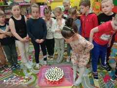 ilustracja do wpisu 
KŁAPOUSZKI - urodziny Oli