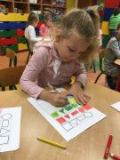 ilustracja do wpisu 
KŁAPOUSZKI - kodowanie z figurami geometrycznymi