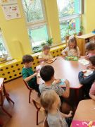 ilustracja do wpisu 
KRÓLICZKI - robią sałatkę