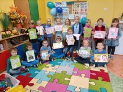 ilustracja do wpisu 
KŁAPOUSZKI - ,, Znam swoje prawa" praca plastyczna