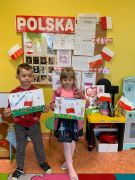 ilustracja do wpisu 
KŁAPOUSZKI - ,, Dzień Flagi" praca plastyczna