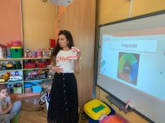 ilustracja do wpisu 
KRÓLICZKI, KŁAPOUSZKI, MĄDRE SÓWKI - Akademia Wiewiórki Julii