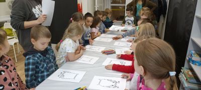 ilustracja do wpisu 
Wizyta Kłapouszków w bibliotece