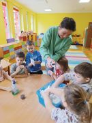 dzieci podczas zajęć