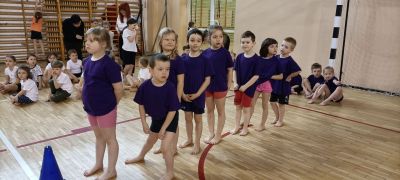 Dzieci gotowe do zawodów.