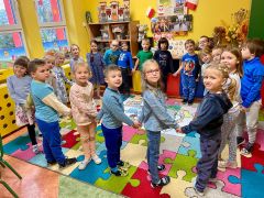 Zdjęcie dzieci w kole