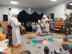 Kłapouszki prezentują pastorałkę 