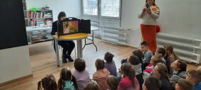 Mądre Sówki i Króliczki w bibliotece