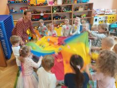 Zabawa z chustą animacyjną