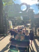 Zdjęcie grupowe Puchatków w ZOO